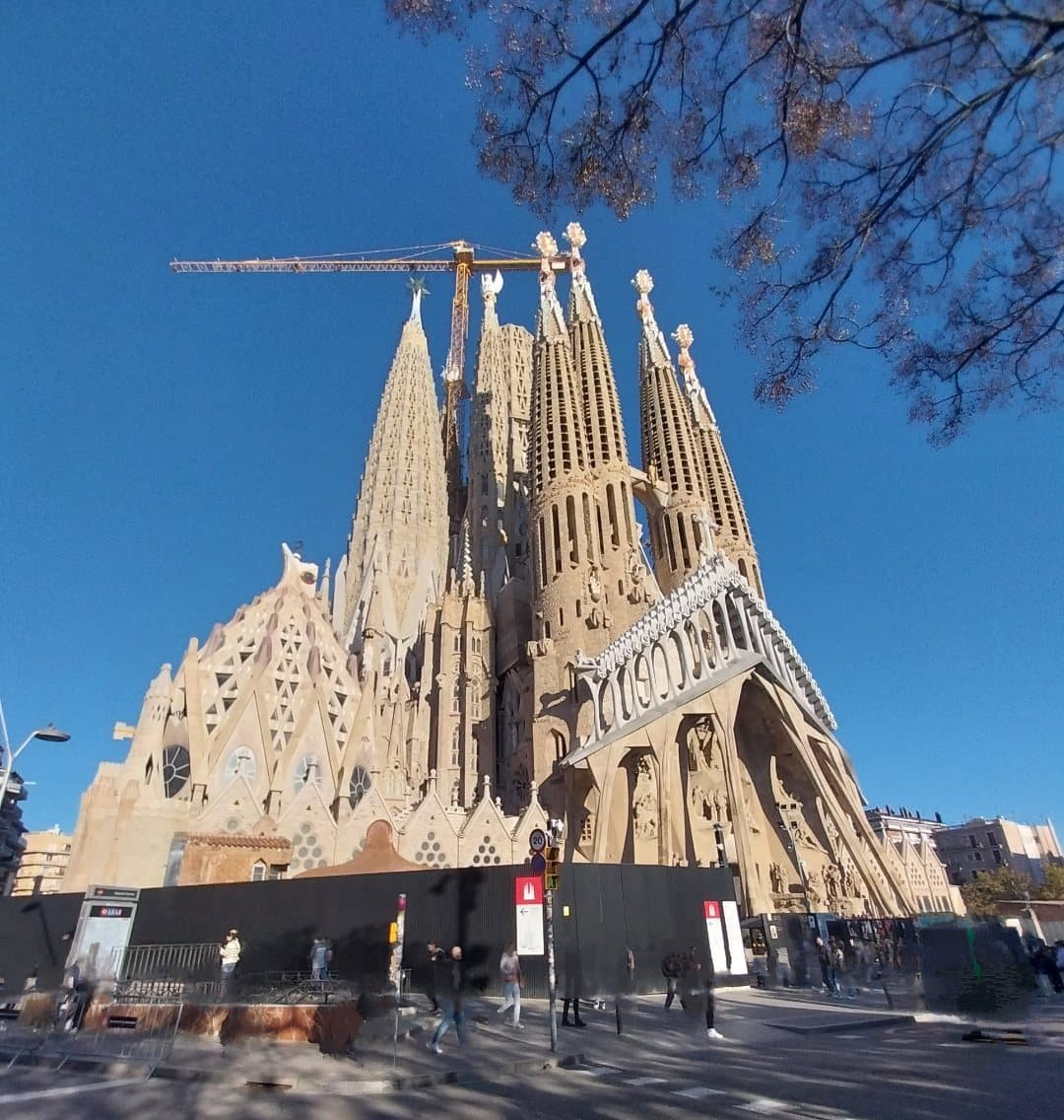 Fachada da Sagrada Família, em Barcelona